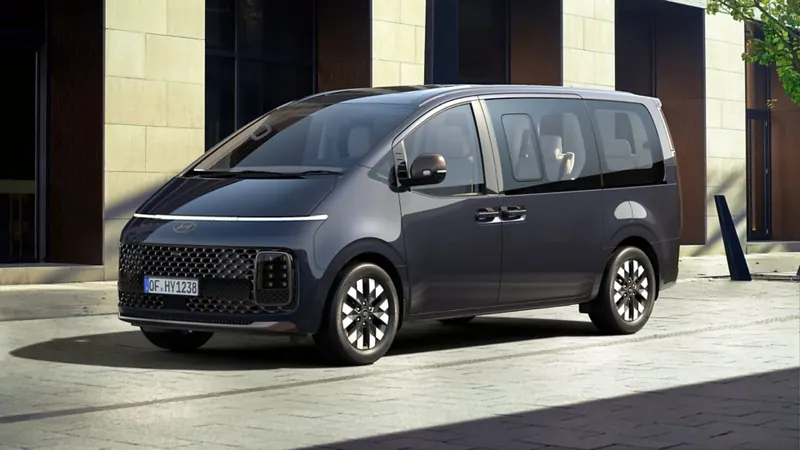 Hyundai Staria 11 places